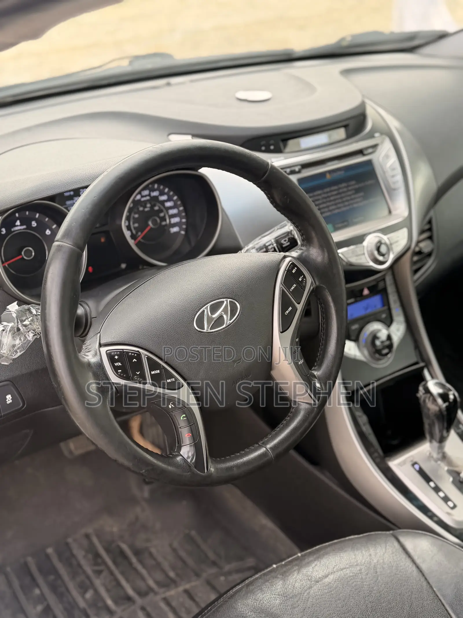 Hyundai Elantra Limited Sedan FWD (1.8L 4cyl 6A) 2013 White