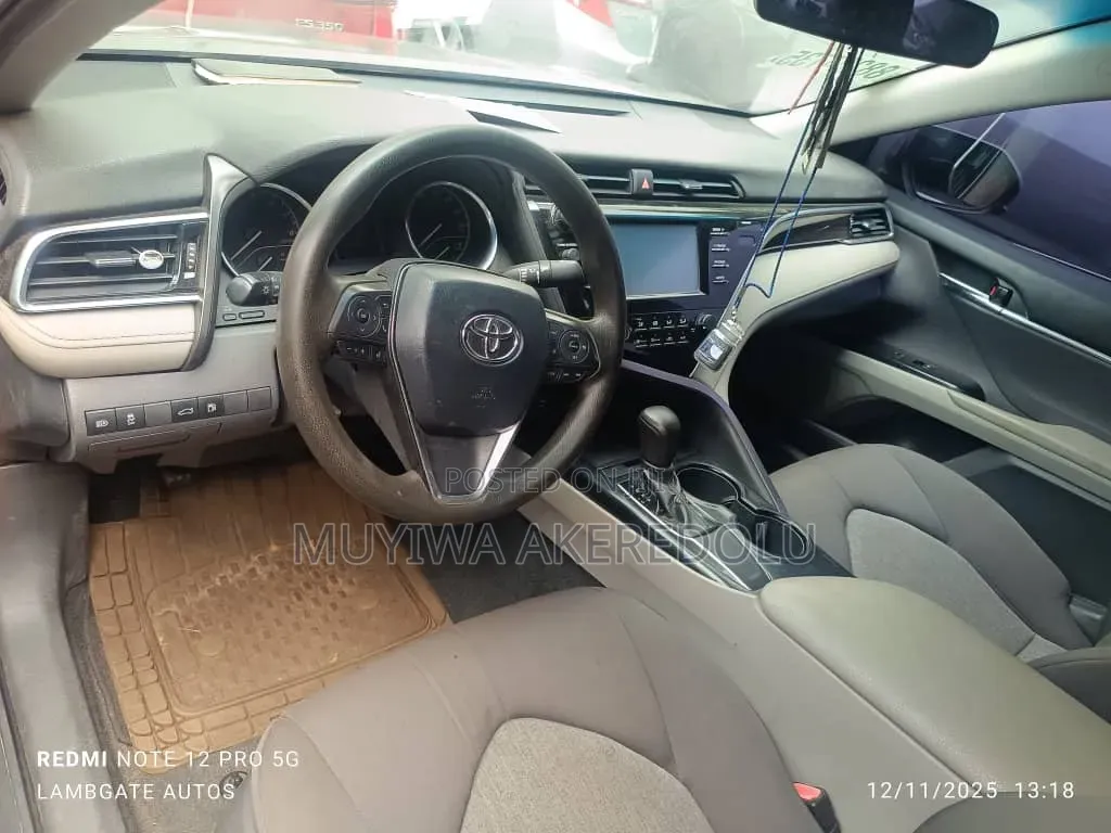 Toyota Camry 2018 Gray