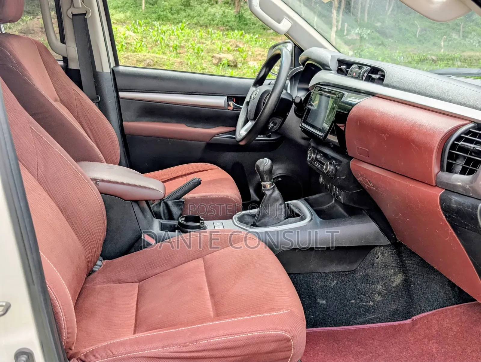 Toyota Hilux 2019 White
