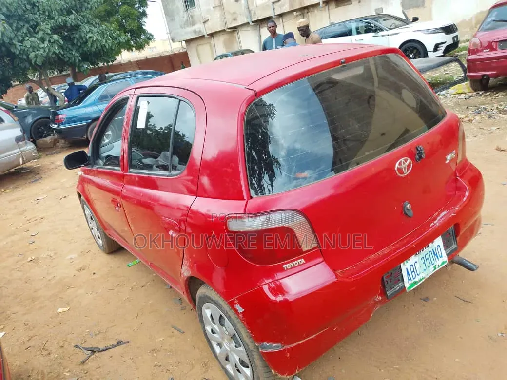 Toyota Yaris 2004 Red