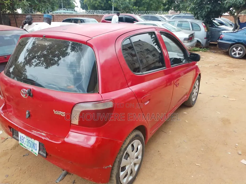Toyota Yaris 2004 Red