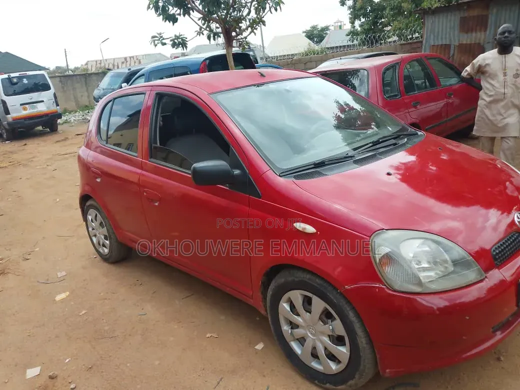 Toyota Yaris 2004 Red