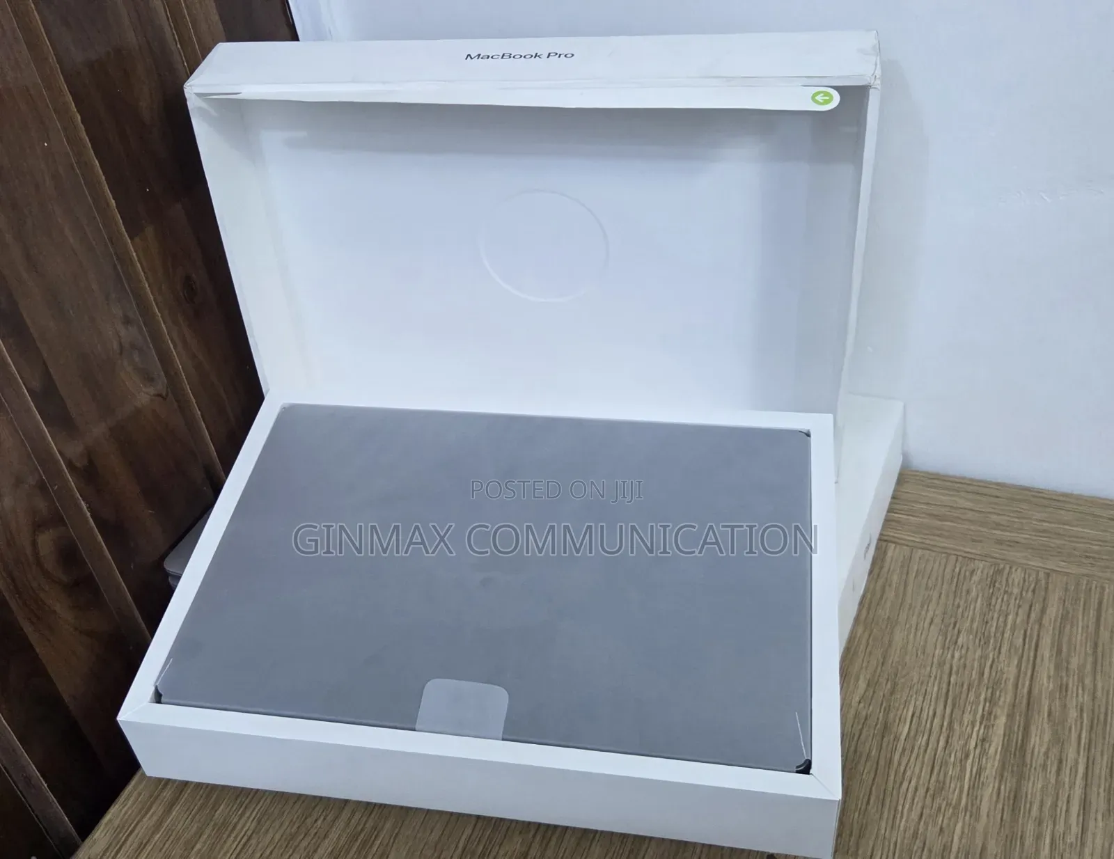 New Laptop Apple MacBook Pro 2026 M5 Max 36GB Apple M5 Max SSD 2T