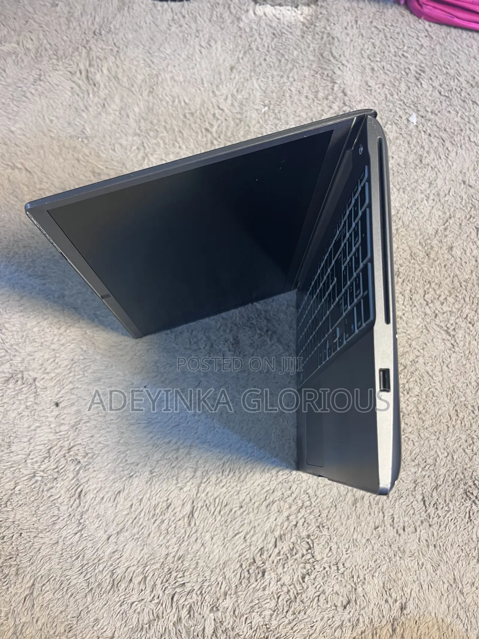 Laptop Samsung NP-R700 8GB Intel Core i5 HDD 500GB