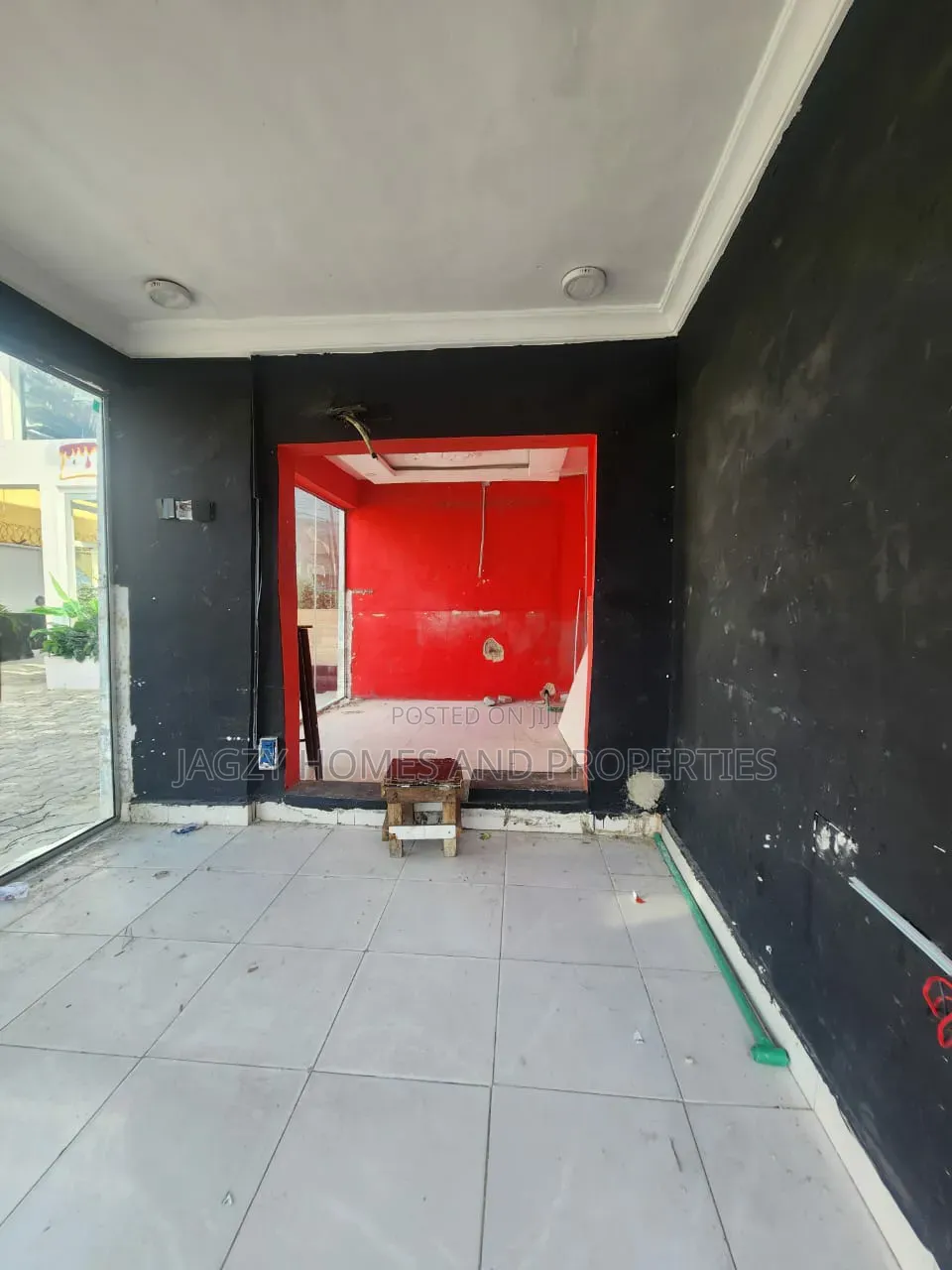 Perfect Shop Space in Lekki Phase 1