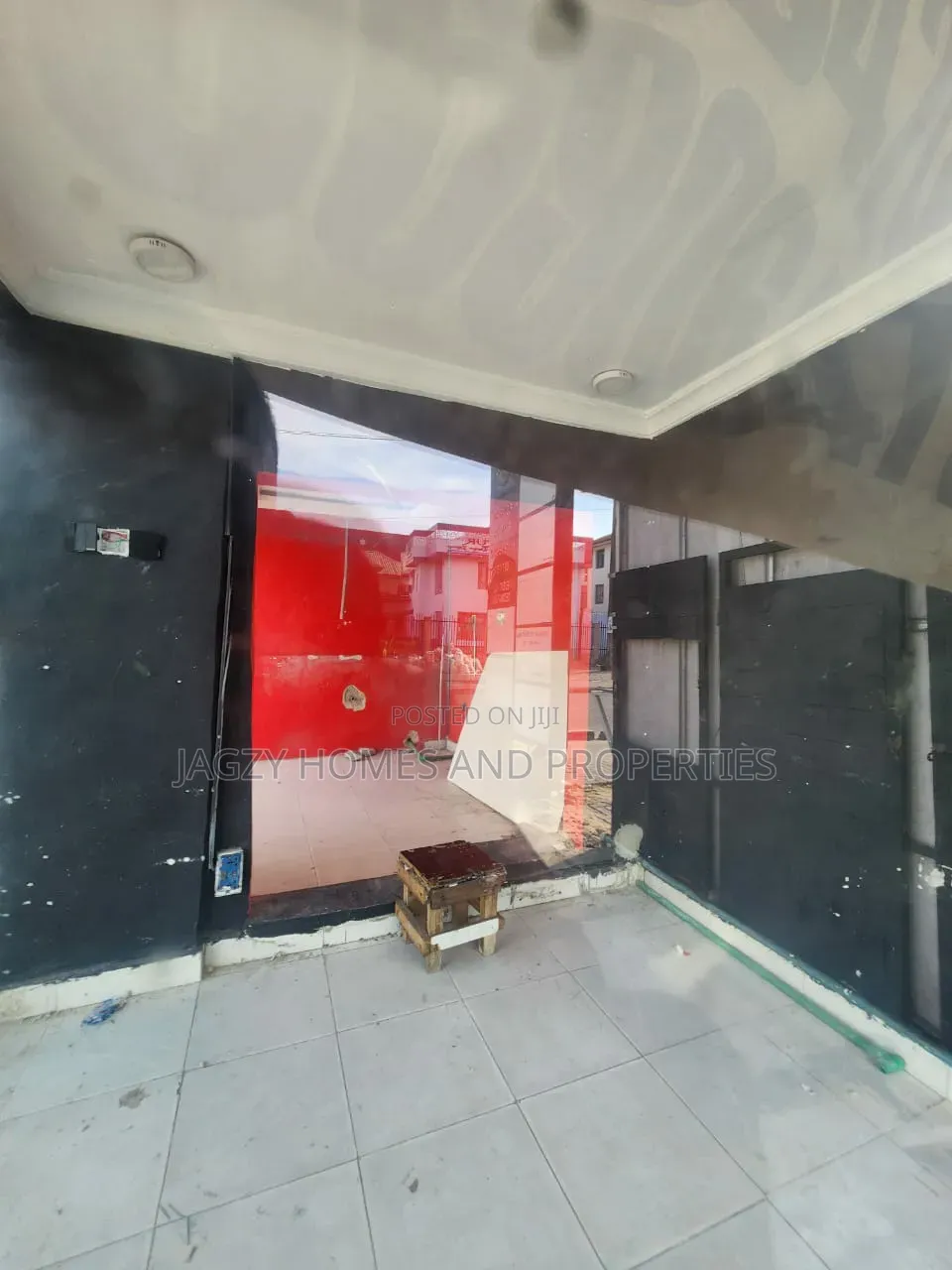 Perfect Shop Space in Lekki Phase 1