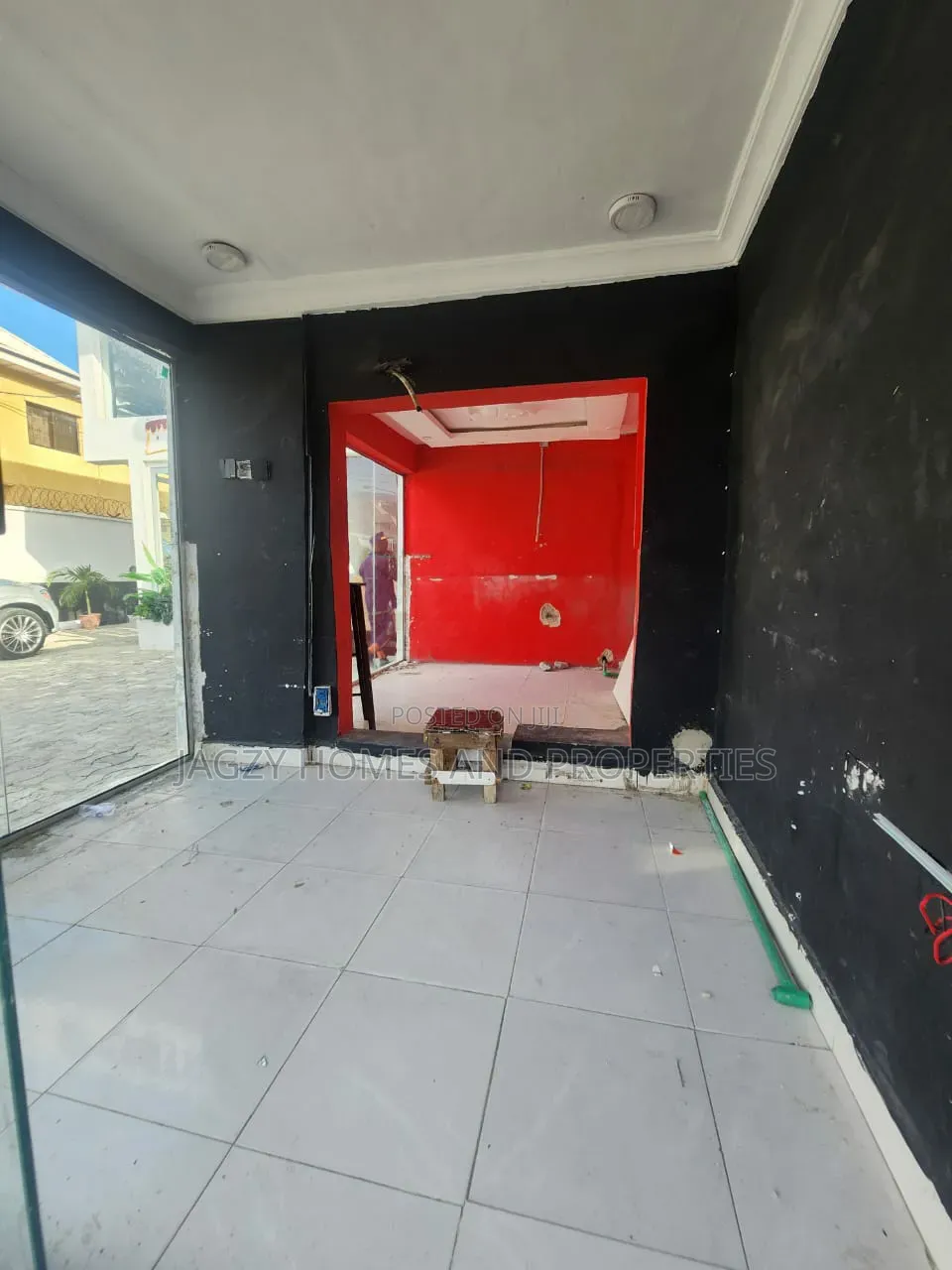 Perfect Shop Space in Lekki Phase 1