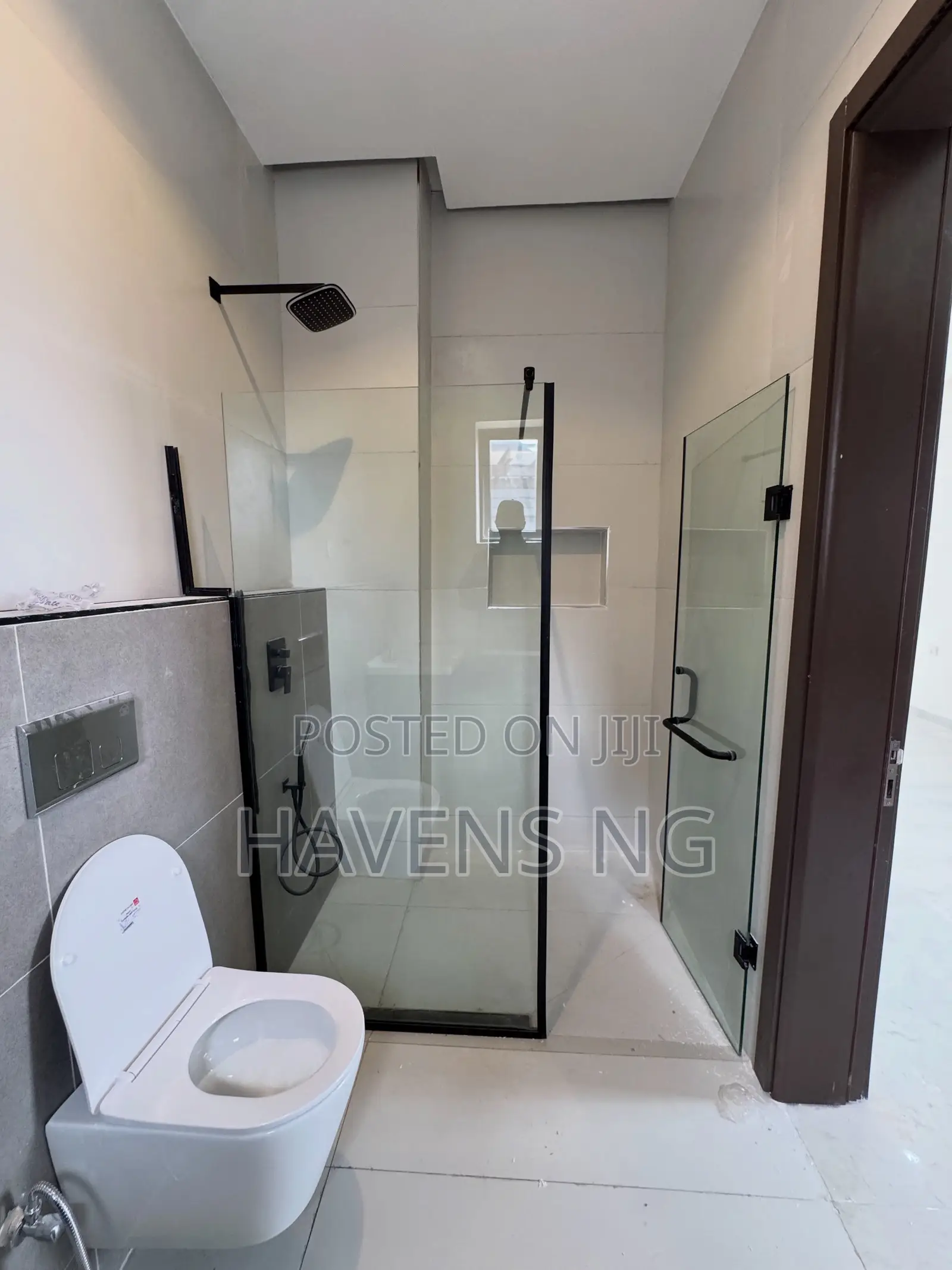 5bdrm Duplex in Lekki Phase 2 for sale