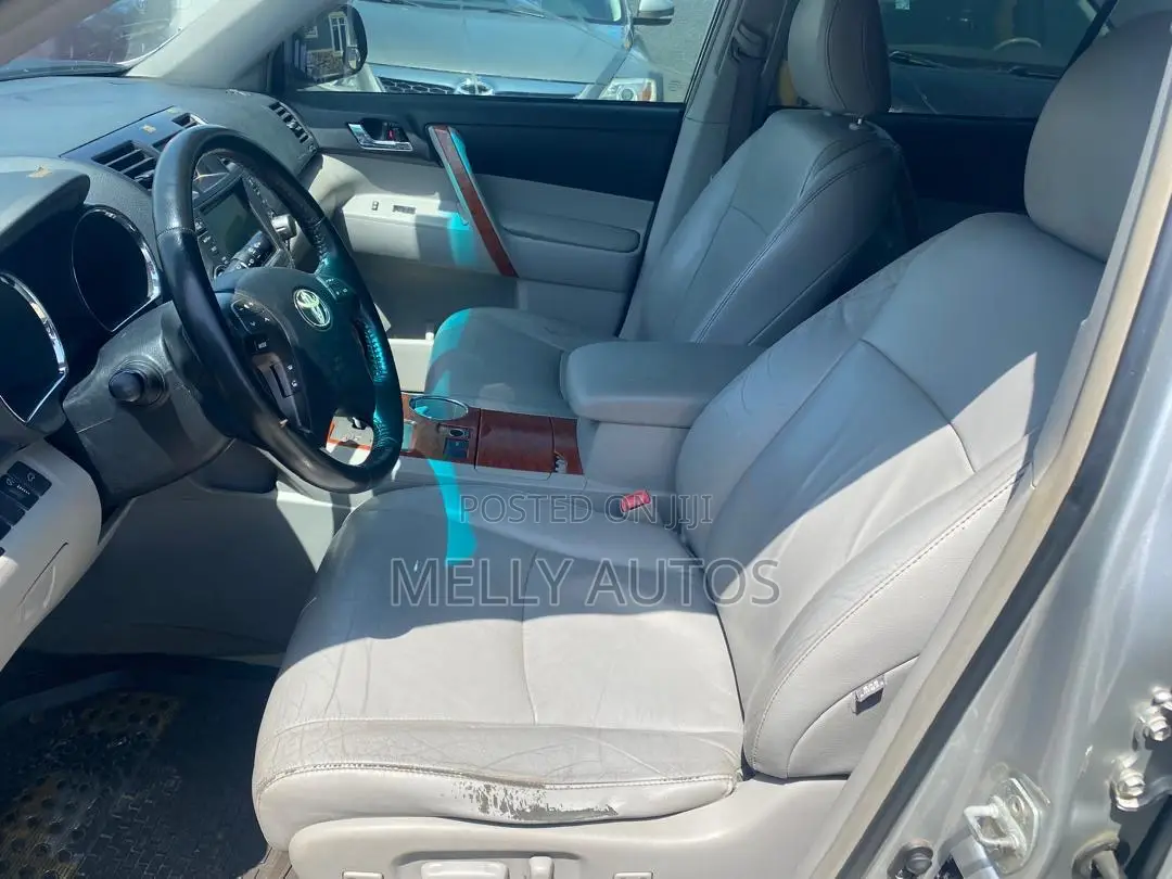 Toyota Highlander Limited 2010 Silver