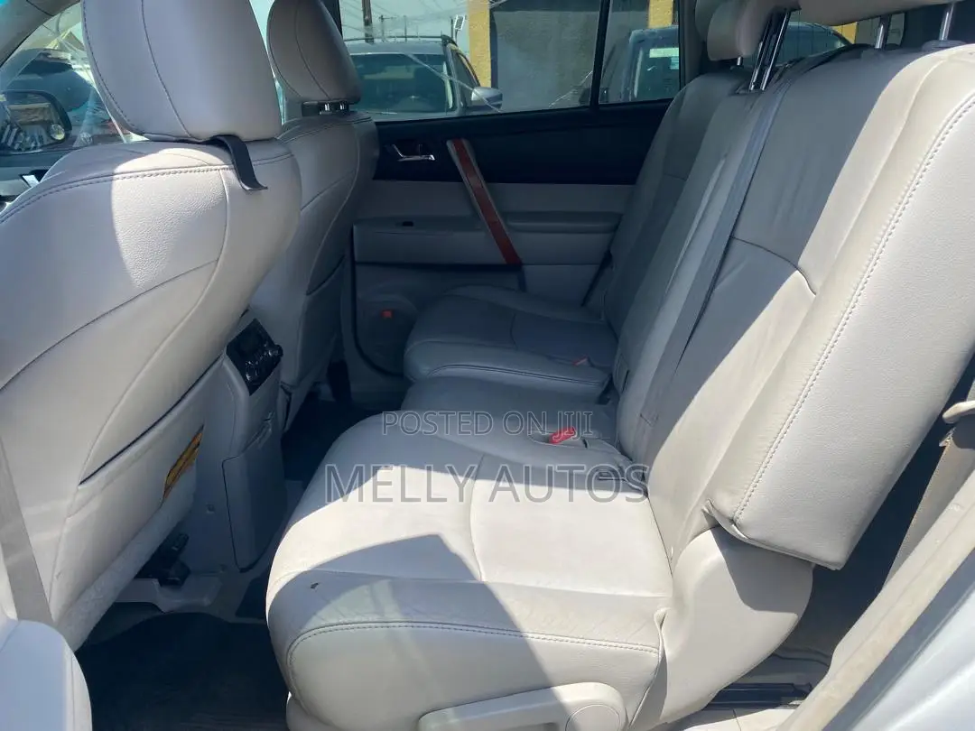 Toyota Highlander Limited 2010 Silver