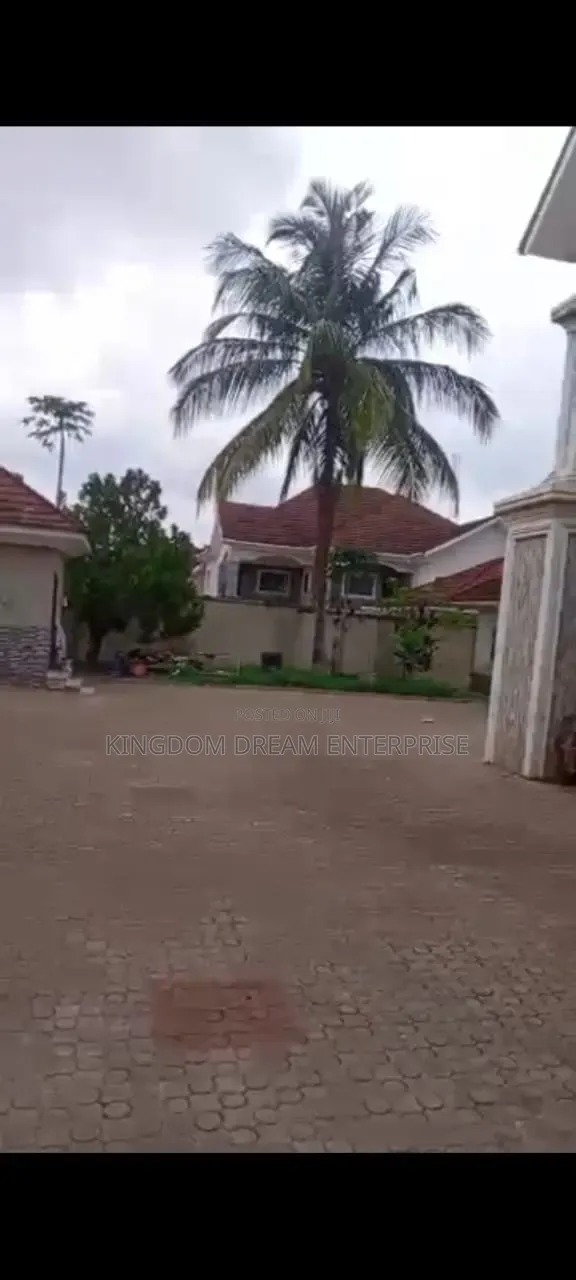 9bdrm House in Sun City Estate for sale