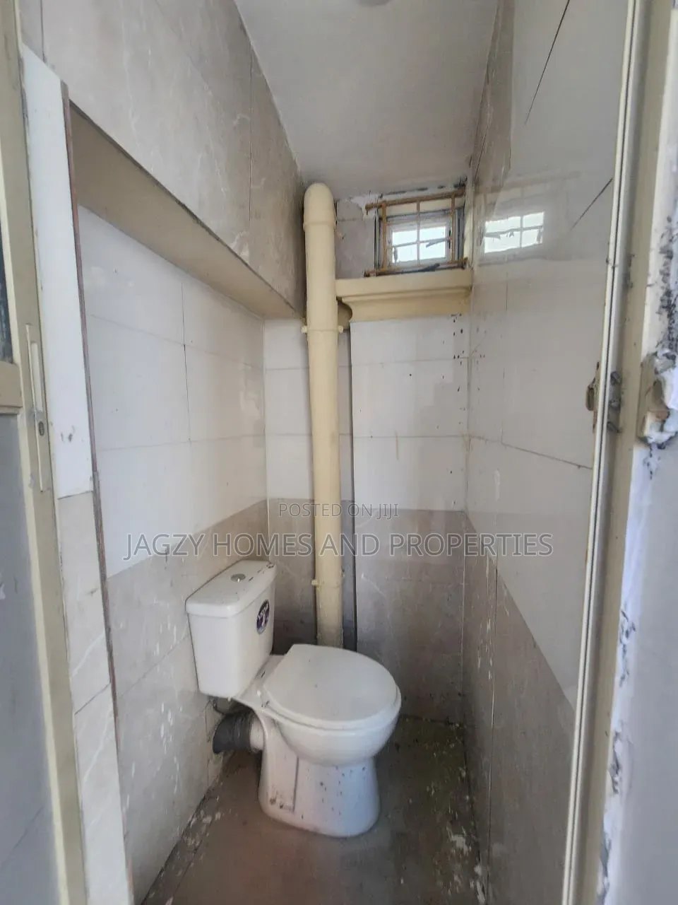 Shop Available for Rent in Lekki Phase 1