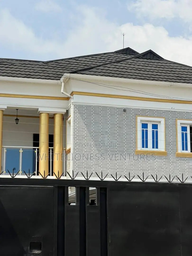 4bdrm Duplex in Behind Fara Park for sale