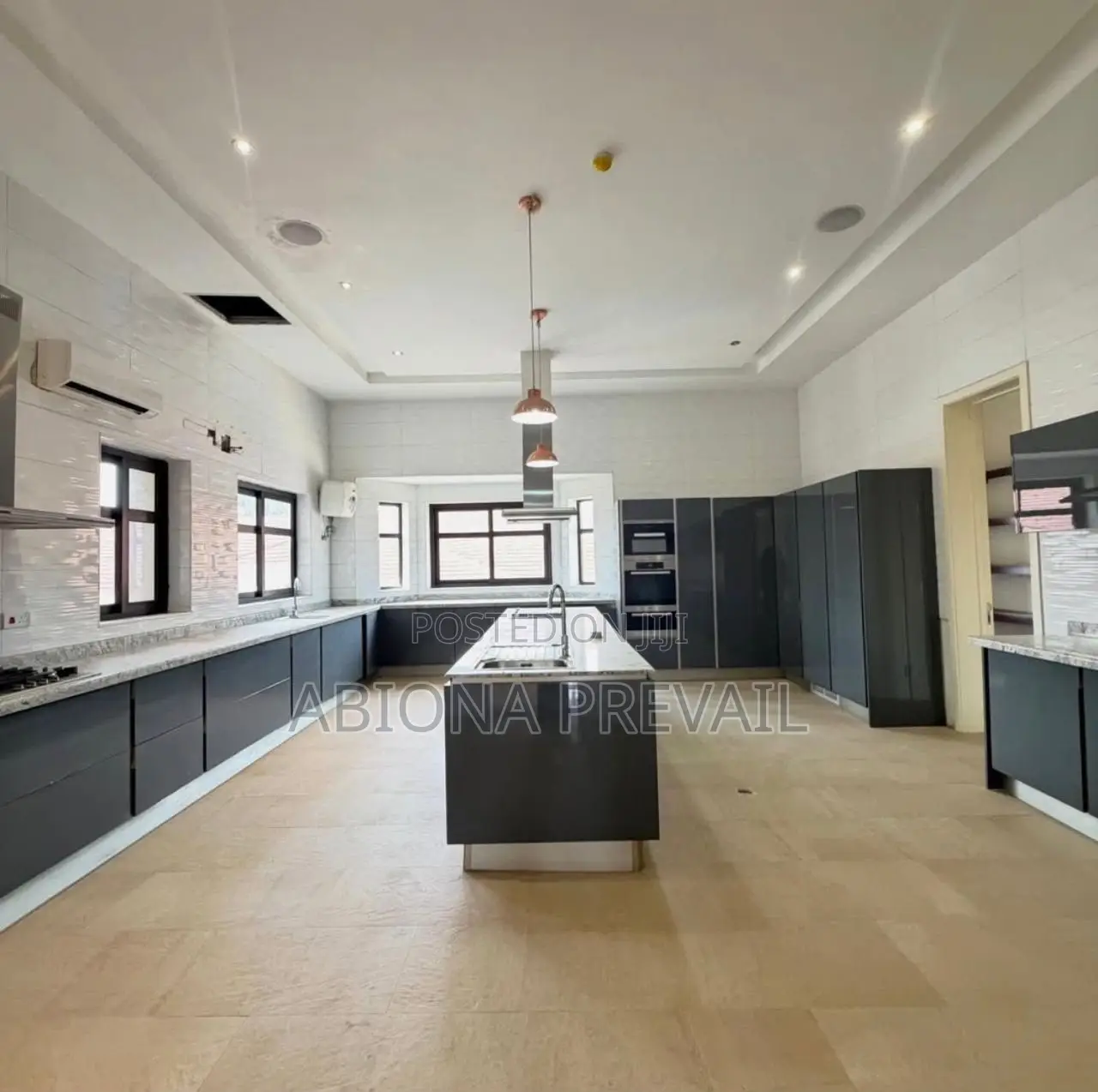 17bdrm Penthouse in Maitama District for sale