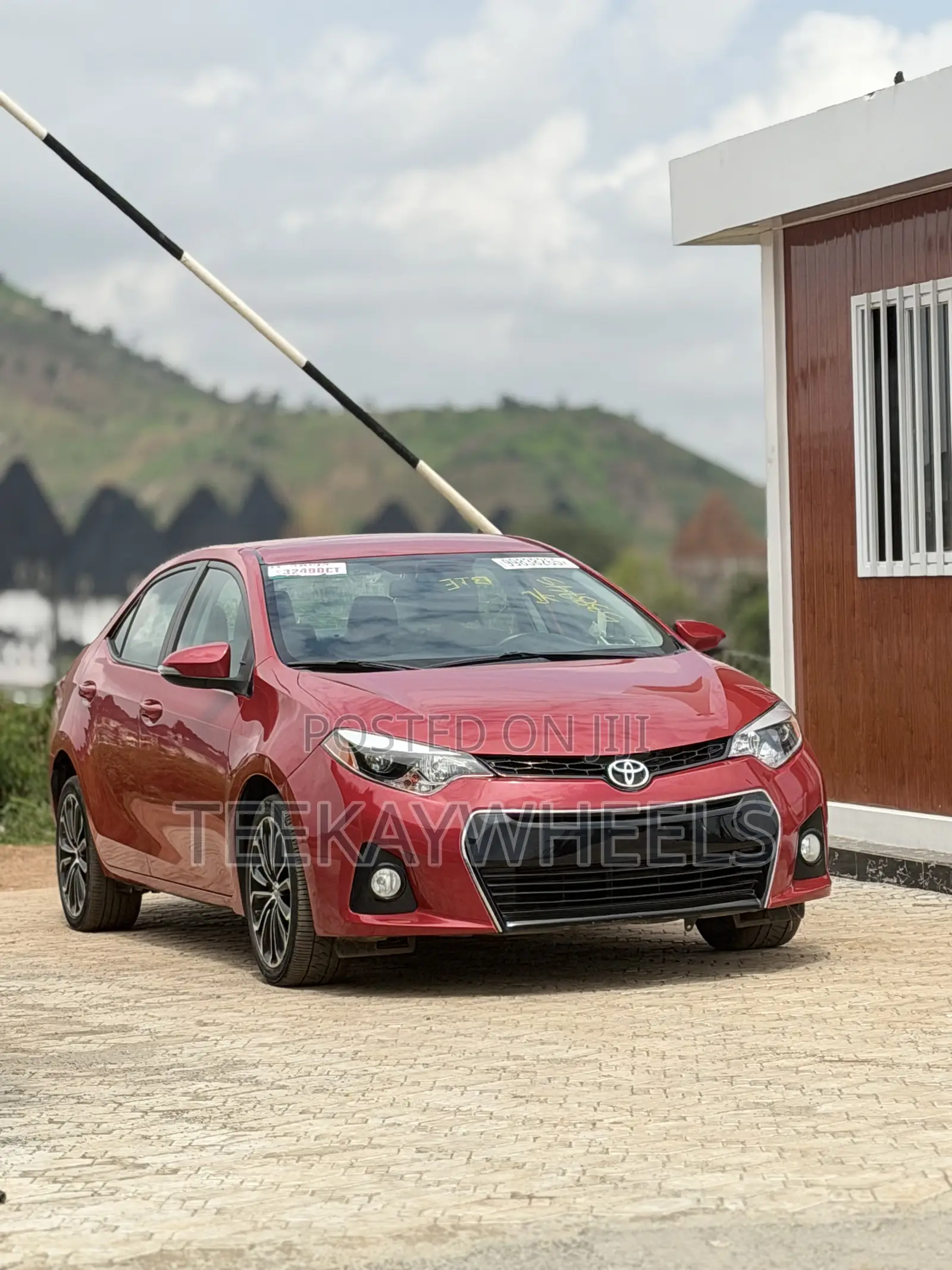 Toyota Corolla S 4dr Sedan (1.8L 4cyl CVT) 2016 Red