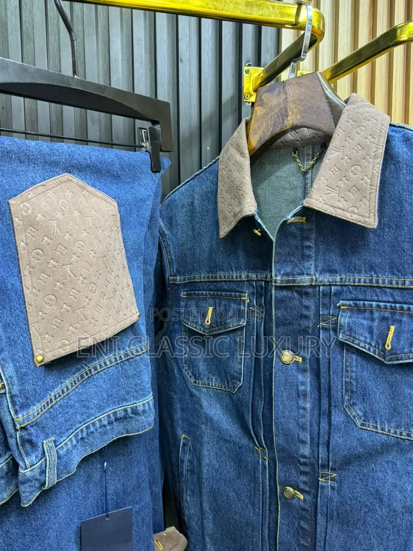 Top Notch Luxury Louis Vuitton Up and Down Best Quality Well Banded
