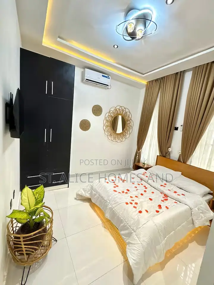 Oaksvale 3 Bedroom Afro Modern Duplex Apartment