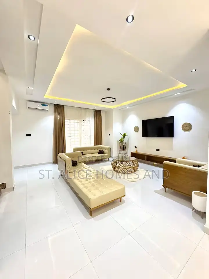 Oaksvale 3 Bedroom Afro Modern Duplex Apartment