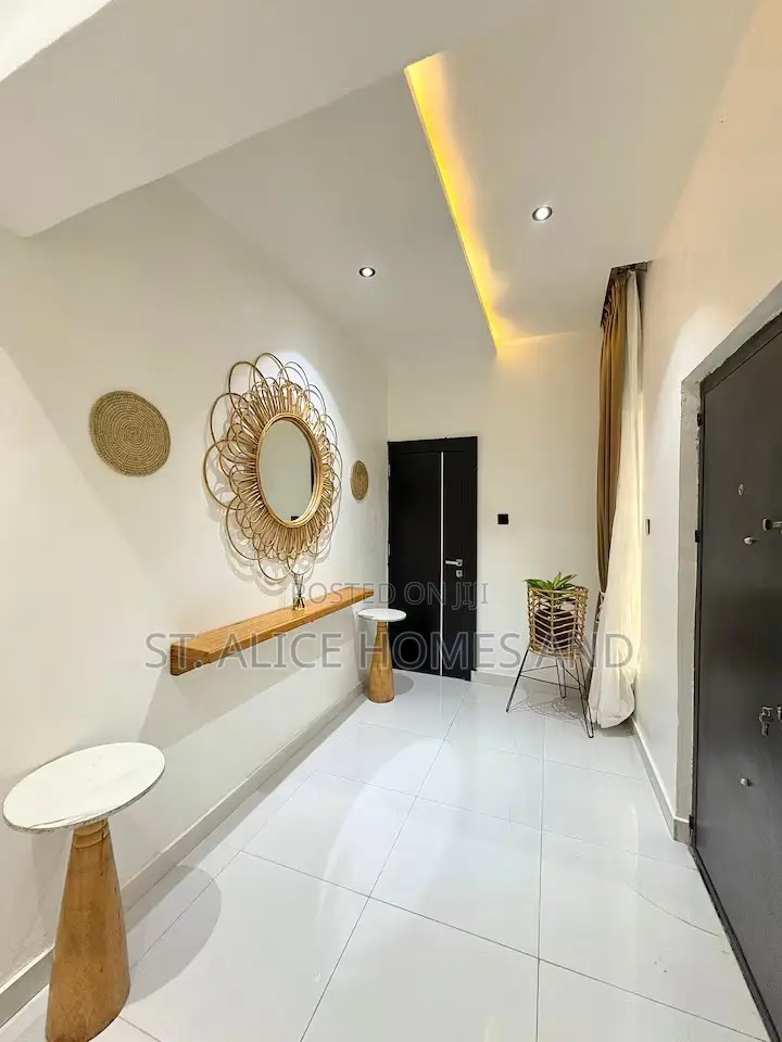 Oaksvale 3 Bedroom Afro Modern Duplex Apartment