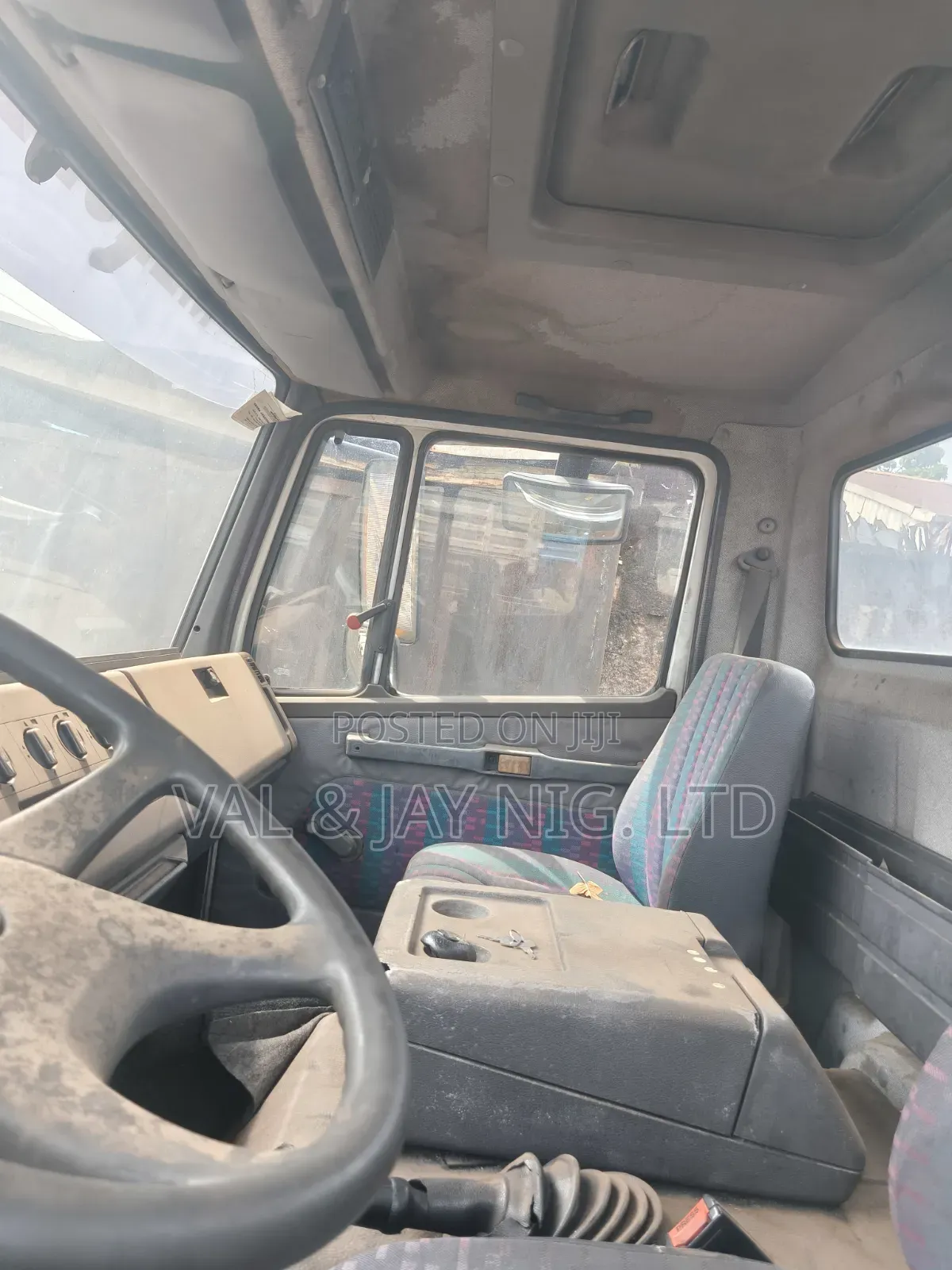 Mercerdes Benz 1520 Rigid Truck 31 Ft Long- Foreign Use