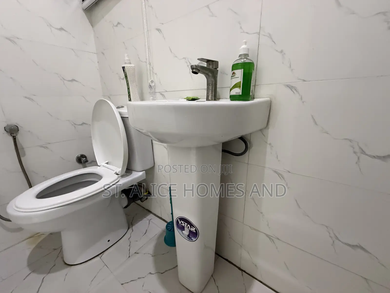 L&L The Crest Lovely Olive One Bedroom Apartment