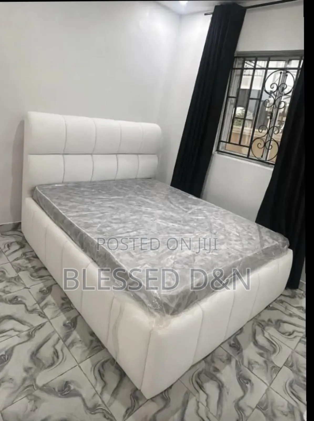 Luxury Queens High Paded Bubble Bed Frame