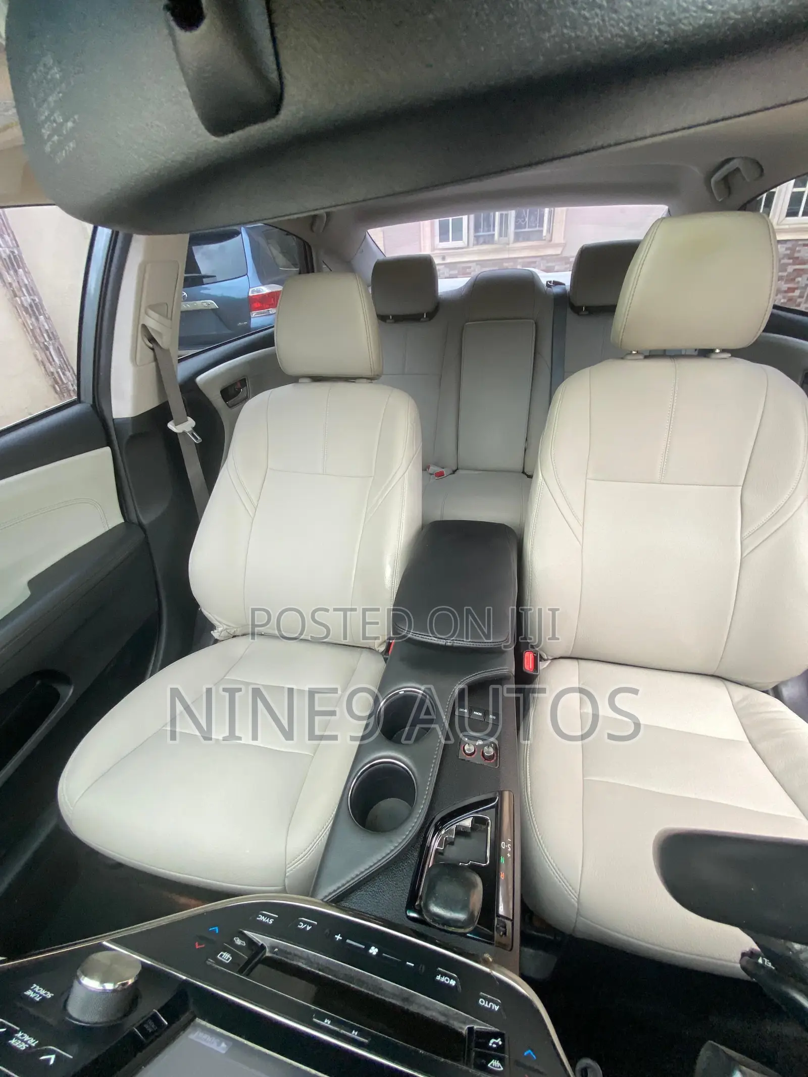 Toyota Avalon XLE Premium Sedan FWD (3.5L 6cyl 6A) 2017 Gray