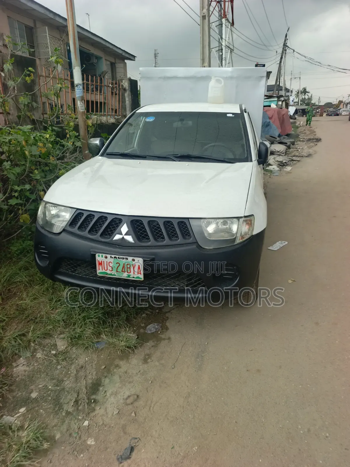 Mitsubishi L200 2013 White
