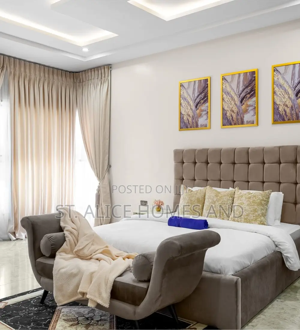 Urban Pace Three Bedroom Apartment