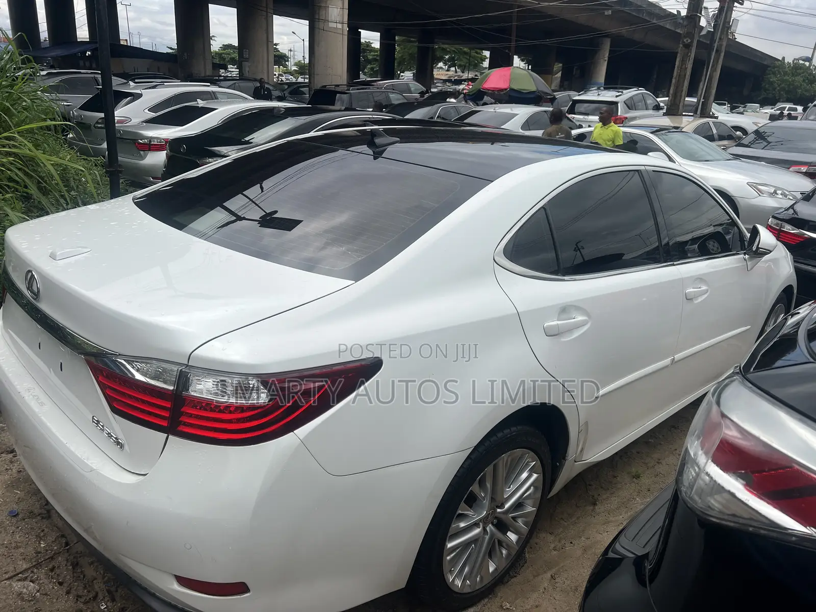 Lexus ES 350 FWD 2015 White