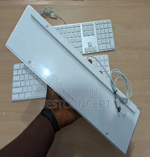 Apple A1242 Portable Wired Keyboard