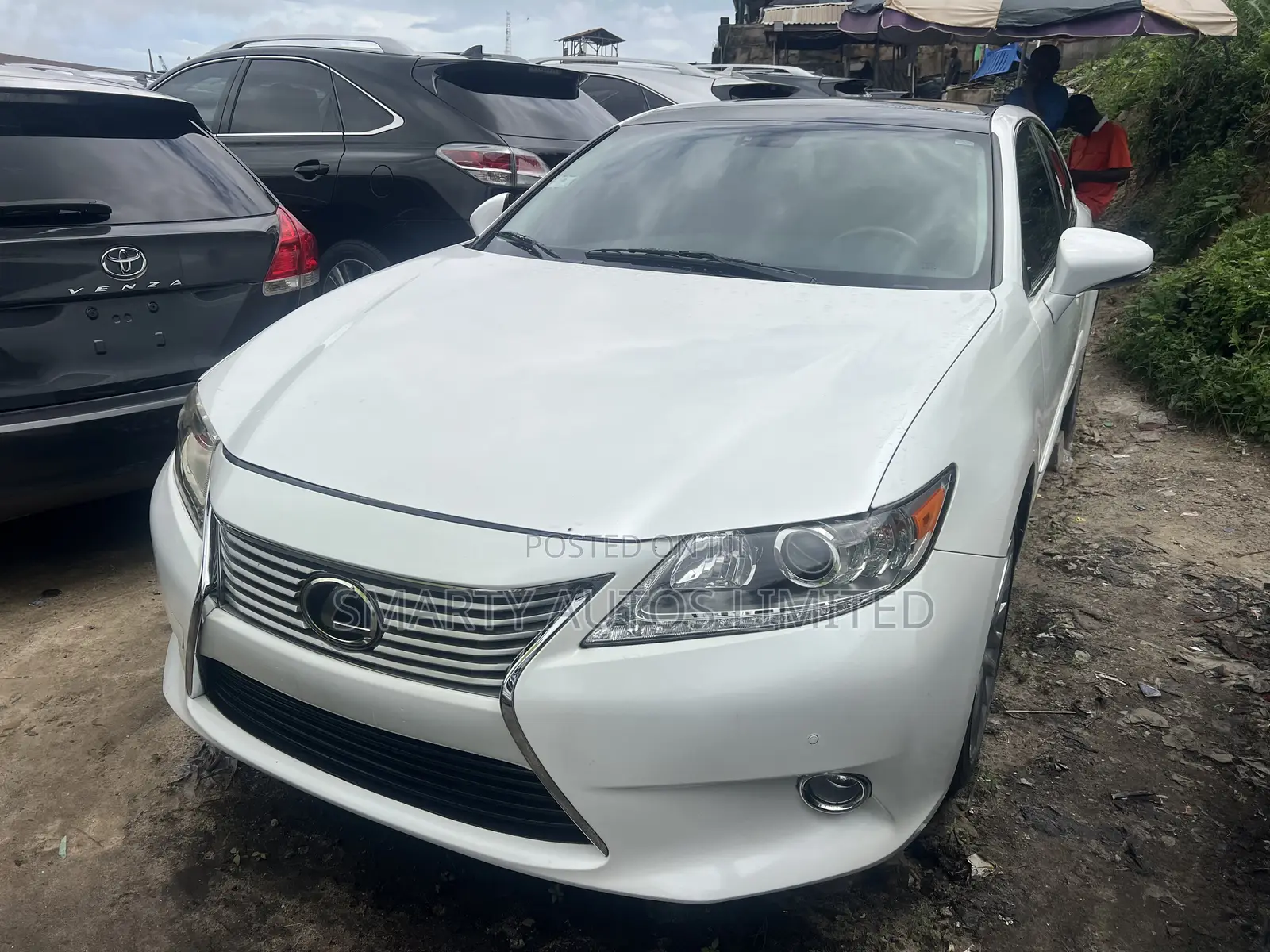Lexus ES 350 FWD 2015 White