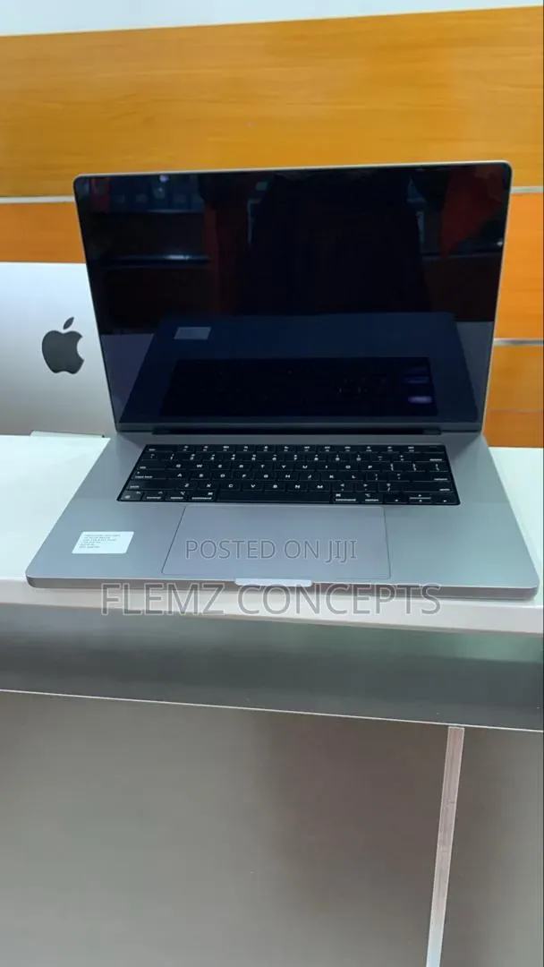 Laptop Apple MacBook Pro 2021 M1 16GB Apple M1 Pro SSD 1T