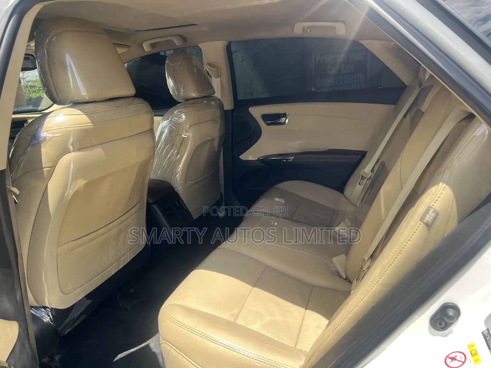 Toyota Avalon Touring Sedan FWD (3.5 6cyl 6A) 2017 White