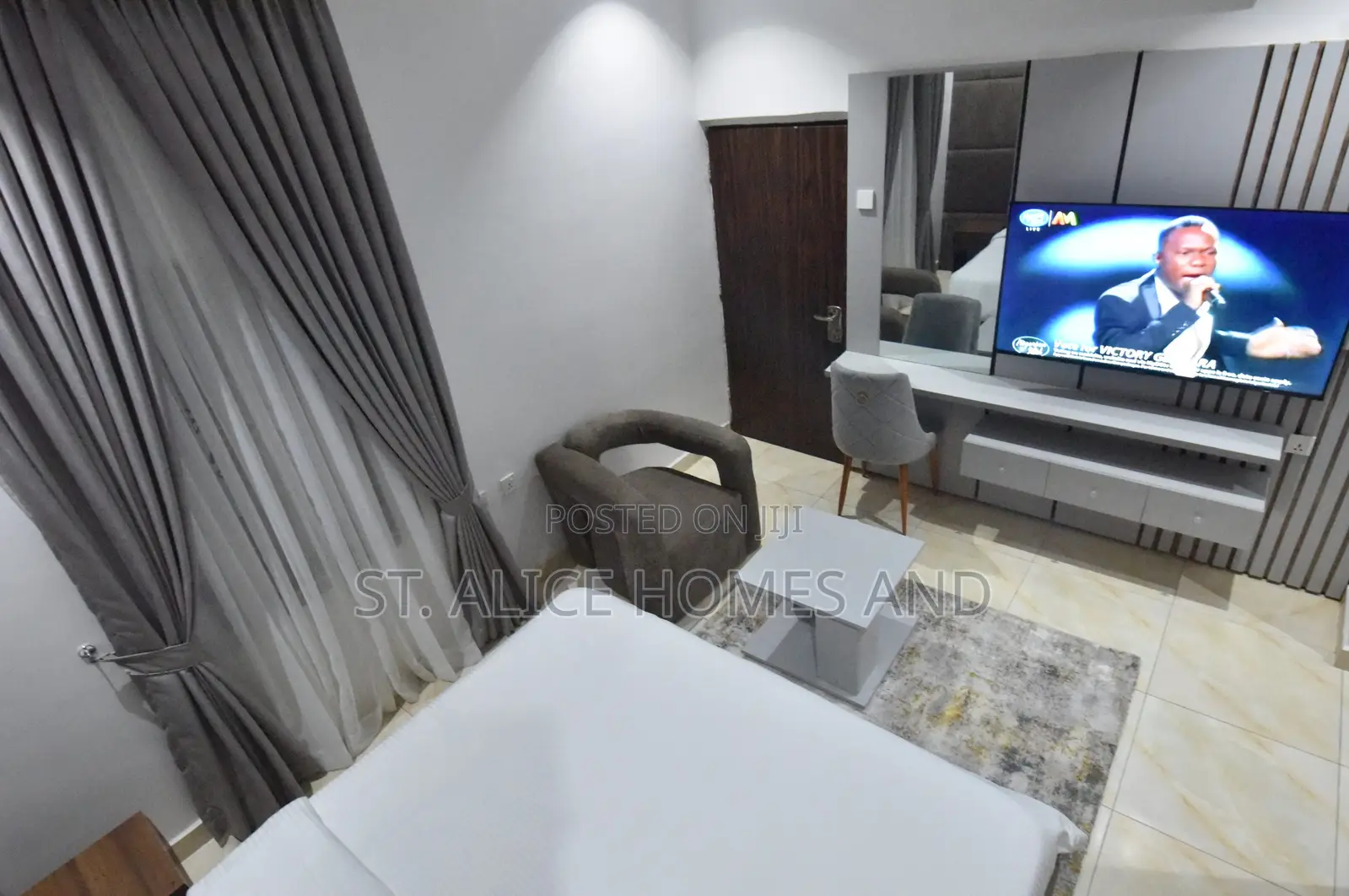 Cool Superior A Studio Apartment
