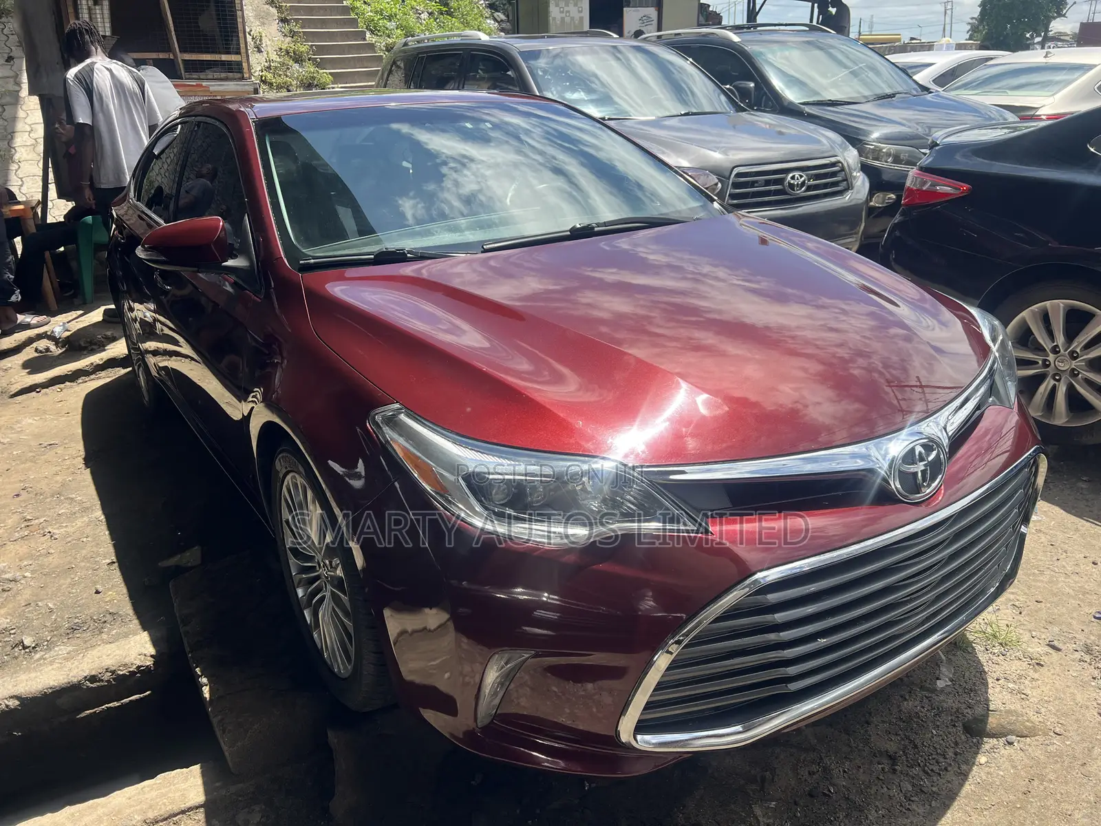 Toyota Avalon Limited Sedan FWD (3.5L 6cyl 6A) 2017 Red
