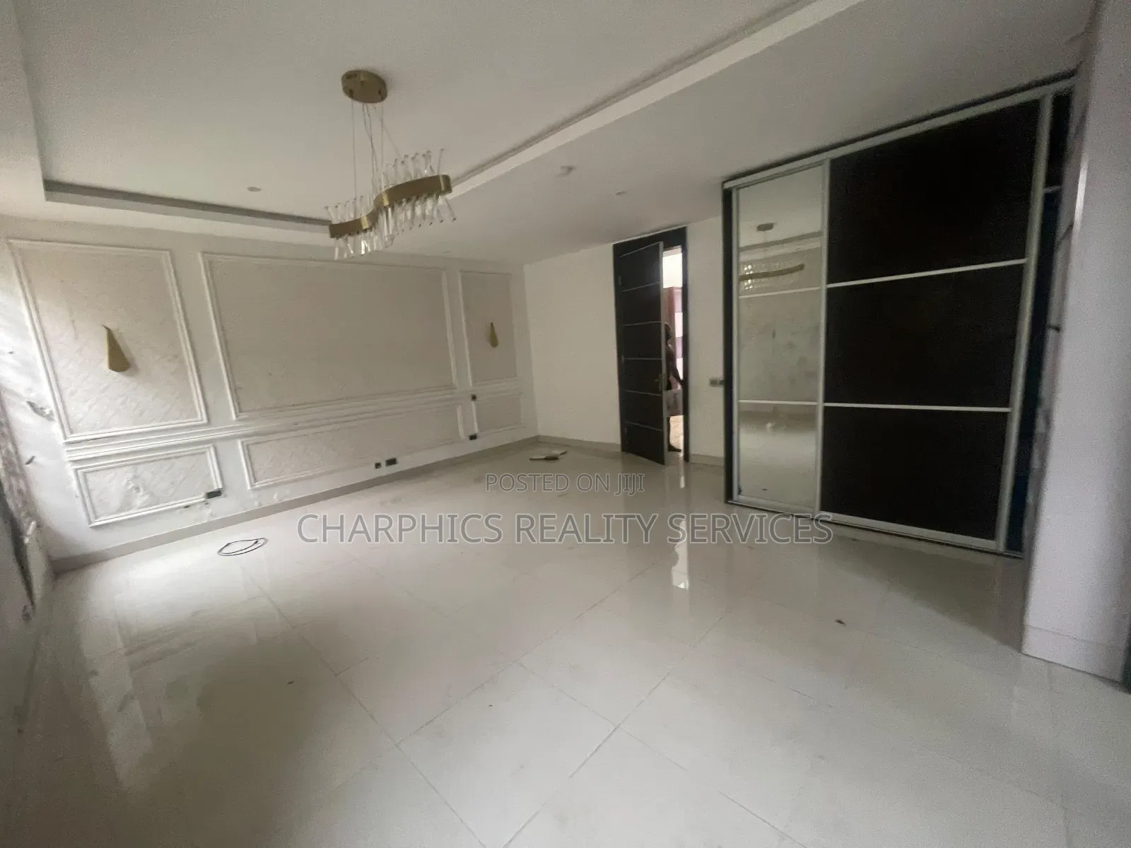 5bdrm Duplex in Banana Island for rent