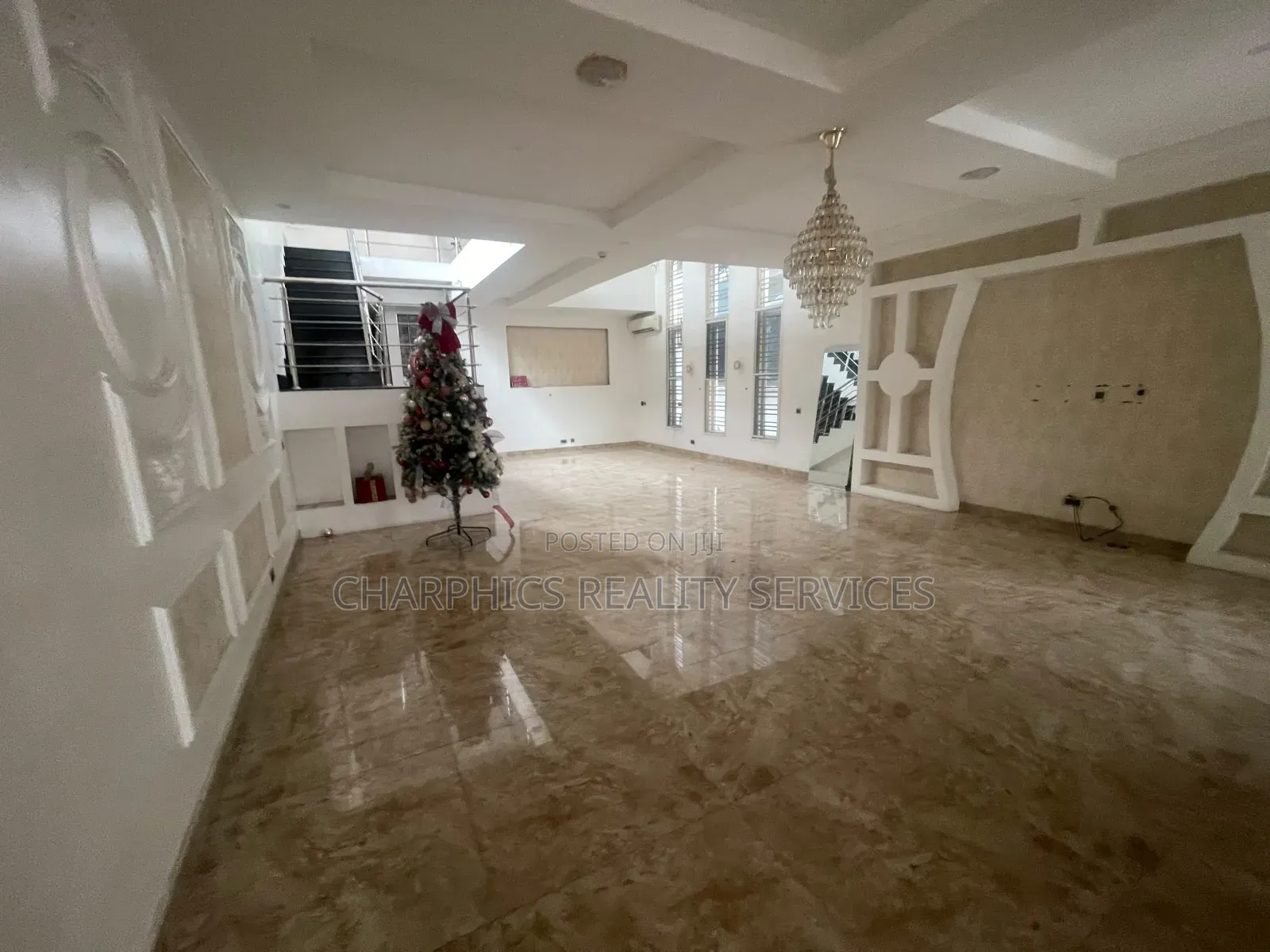5bdrm Duplex in Banana Island for rent