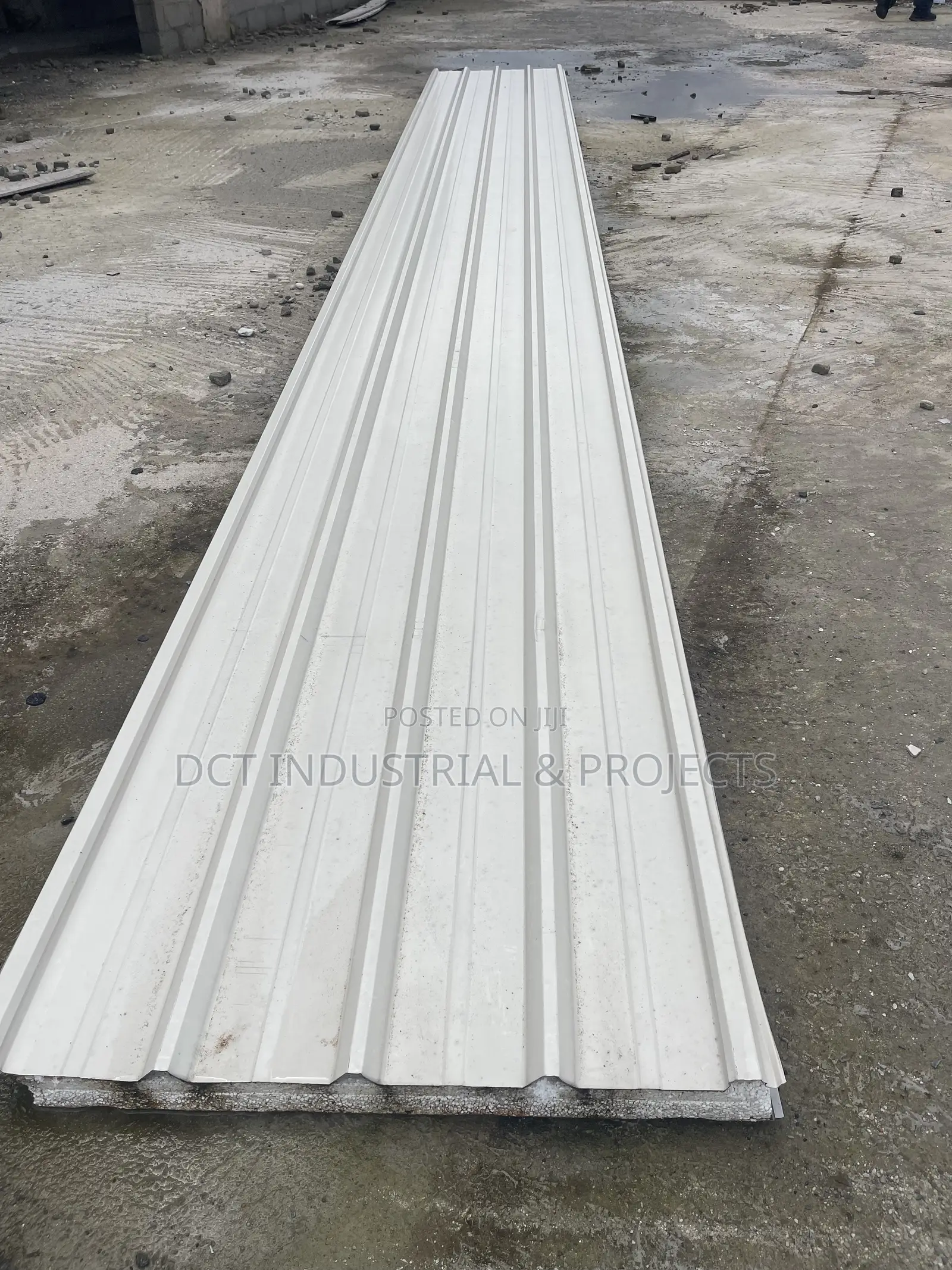 Sandwich Panel Roof Installation / Sun Resistance