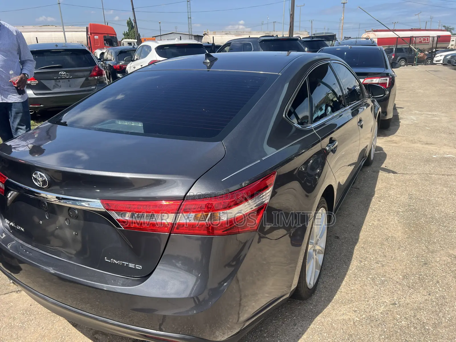 Toyota Avalon Limited 4dr Sedan (3.5L 6cyl 6A) 2015 Gray