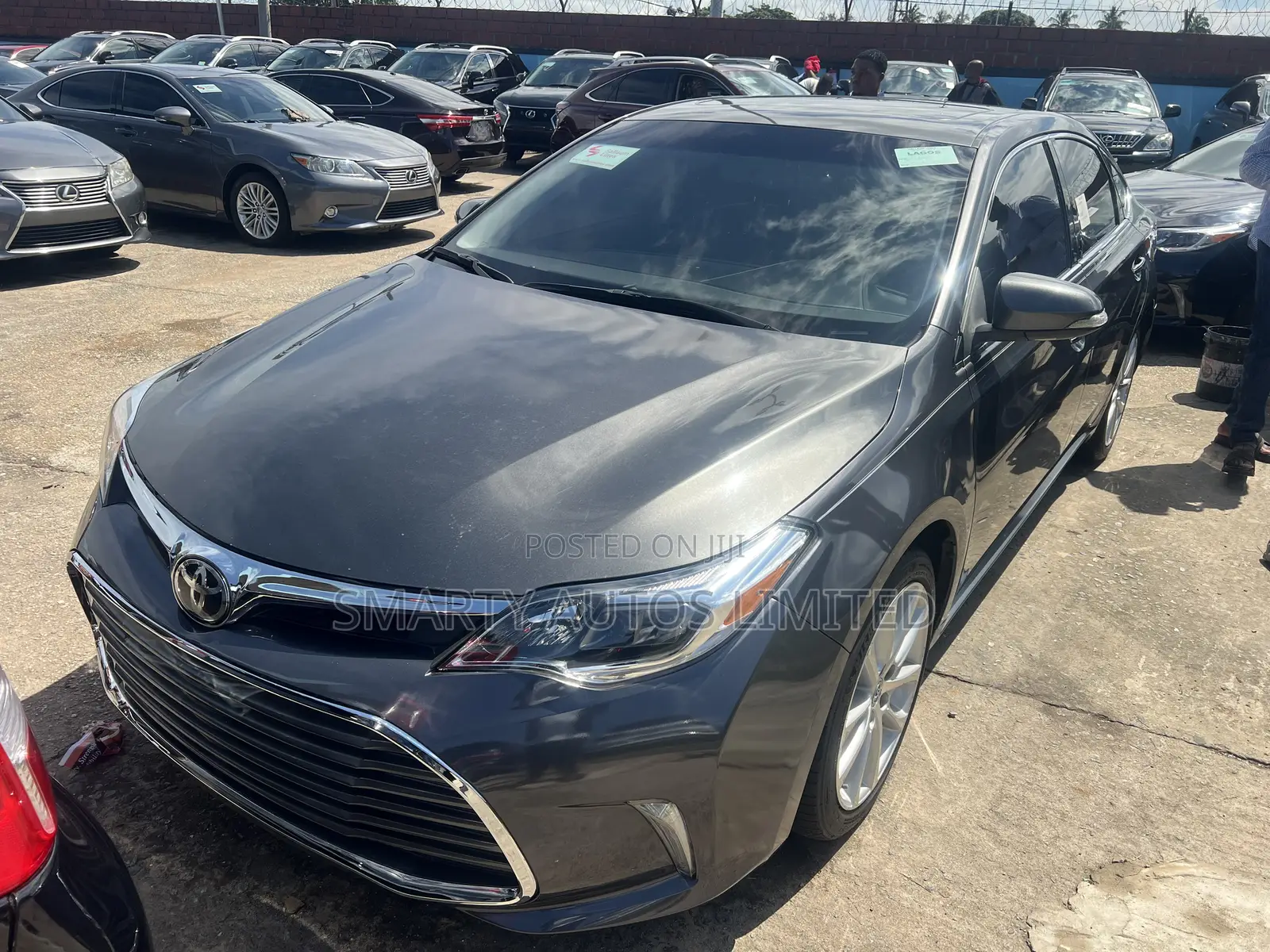 Toyota Avalon Limited 4dr Sedan (3.5L 6cyl 6A) 2015 Gray