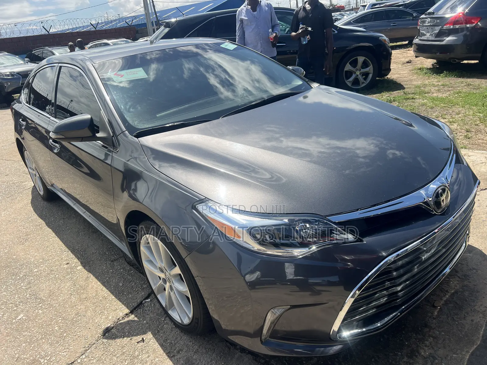 Toyota Avalon Limited 4dr Sedan (3.5L 6cyl 6A) 2015 Gray