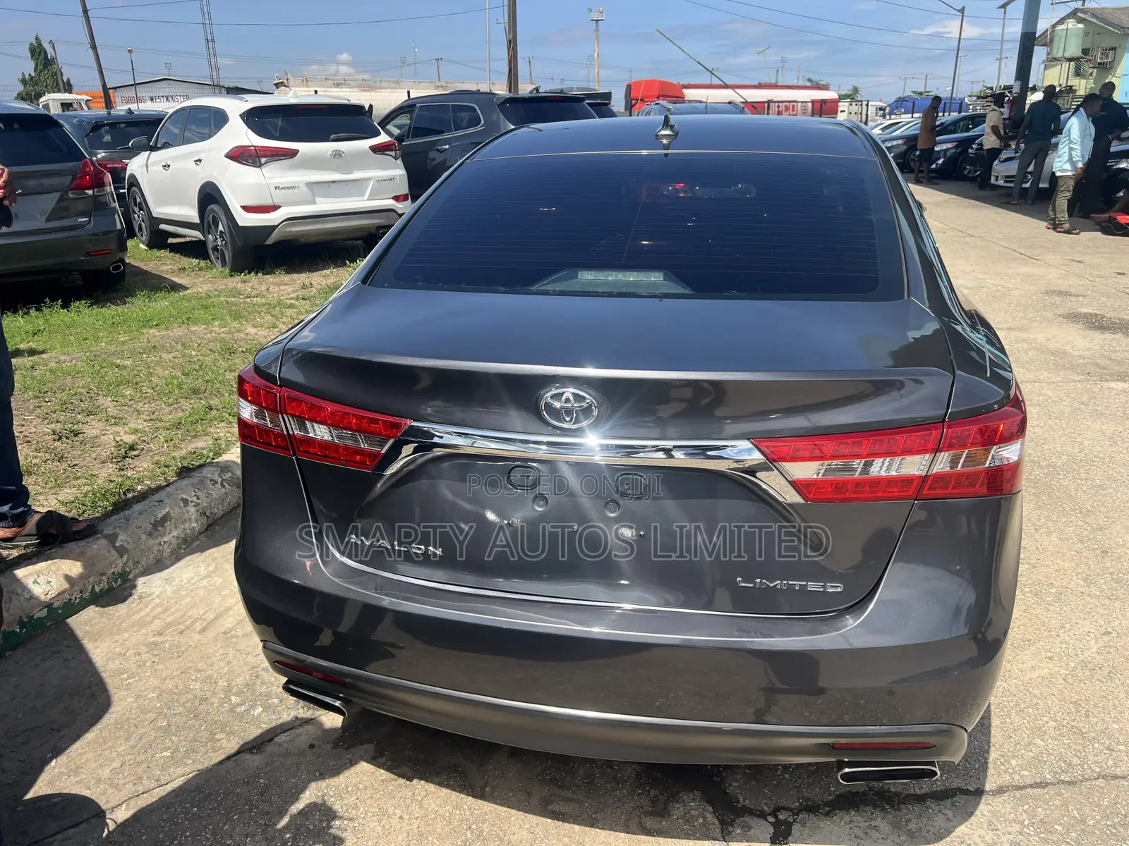 Toyota Avalon Limited 4dr Sedan (3.5L 6cyl 6A) 2015 Gray