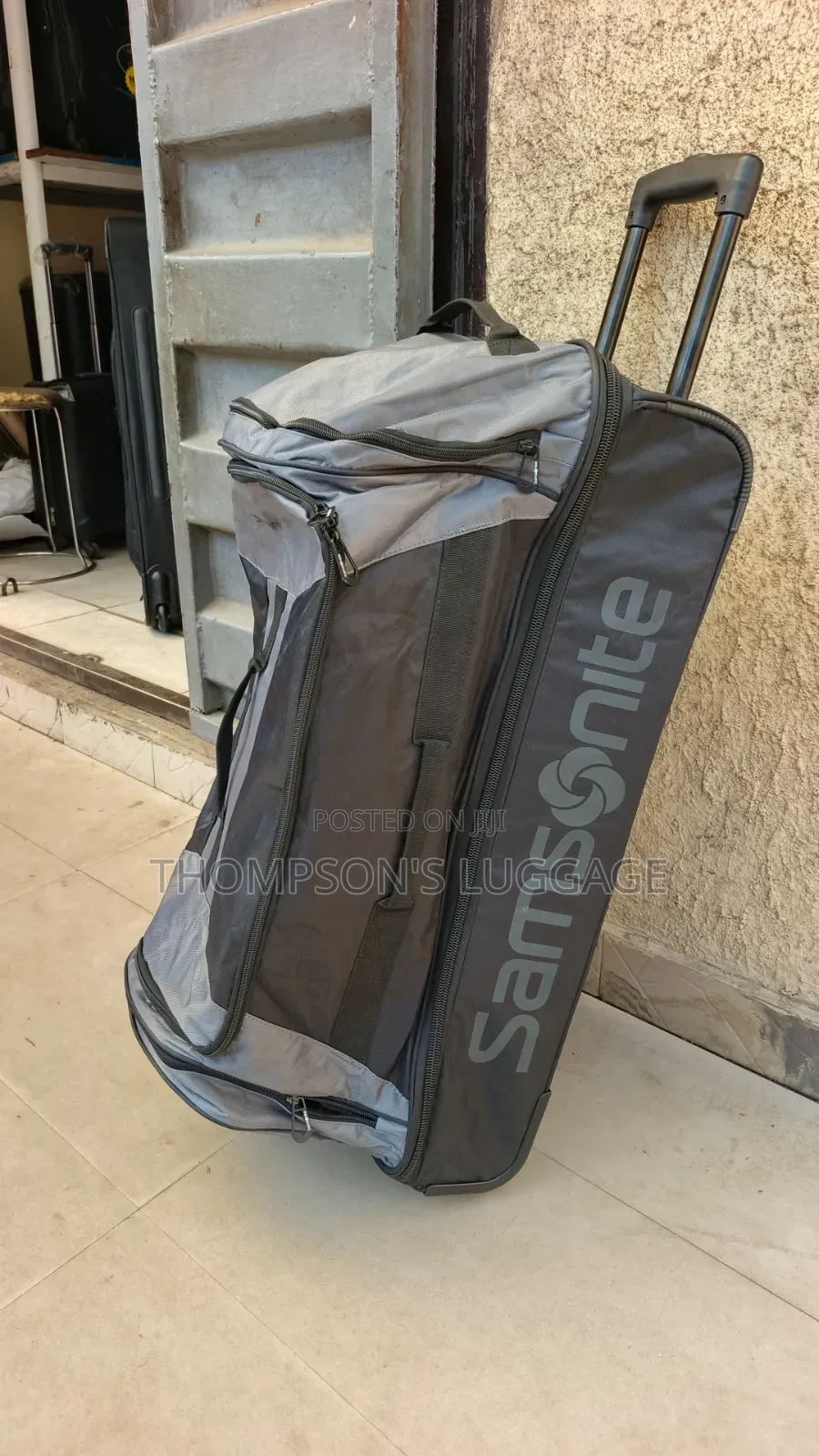 Size 25 Inches of Samsonite Travelling Bag