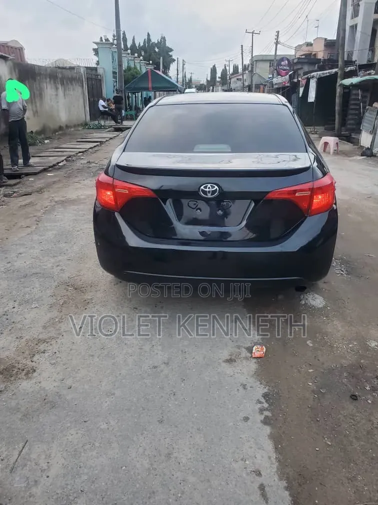 Toyota Corolla 2017 Black