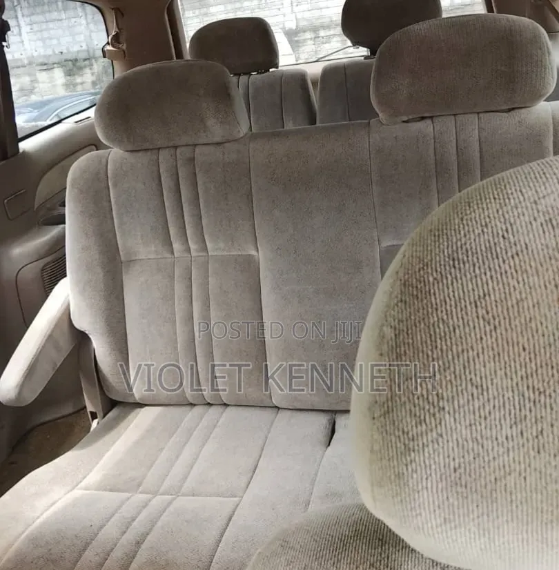 Toyota Sienna 2000 Gold