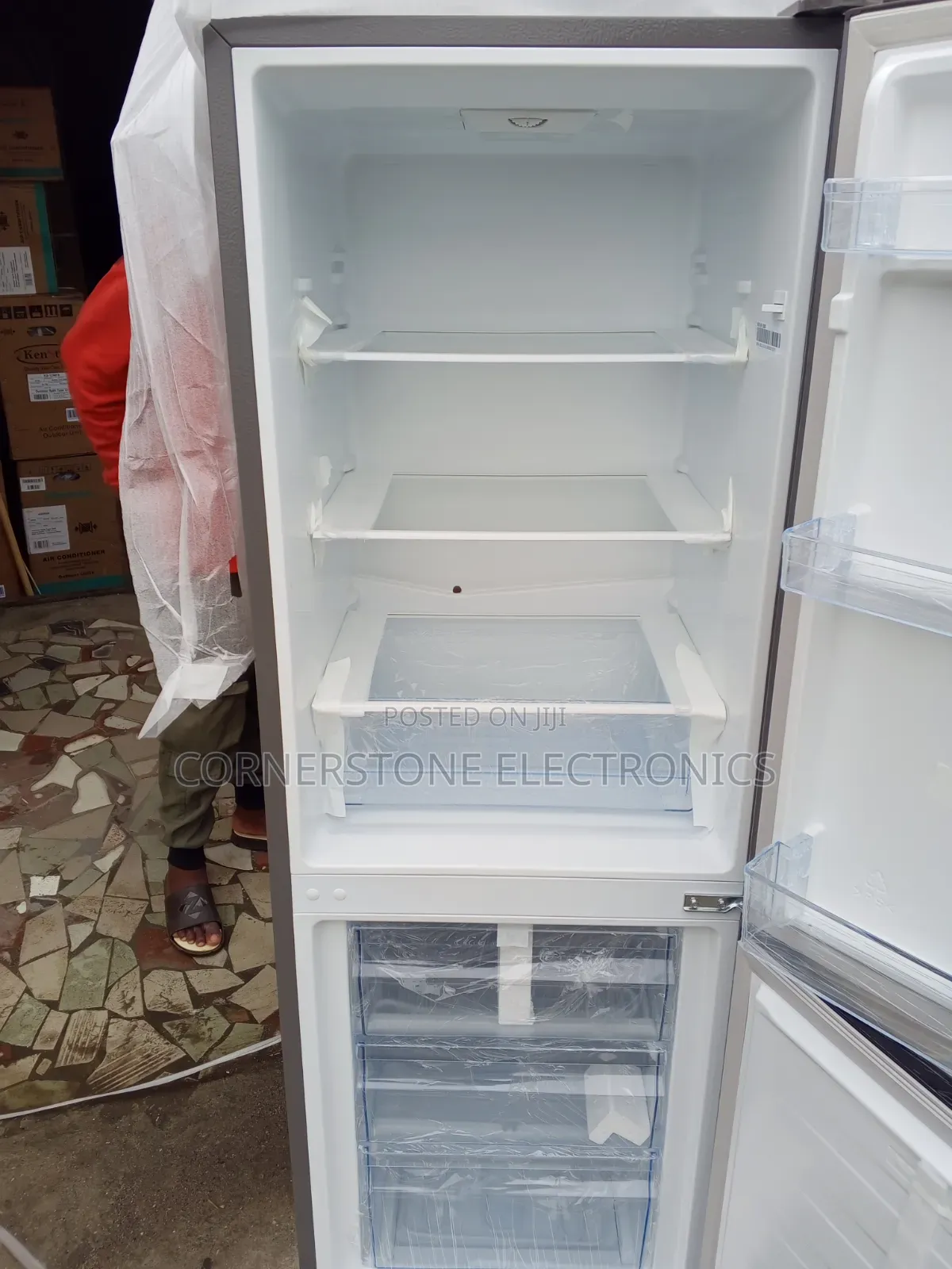Hisense Bottom Freezer and Top Refrigerator 275l