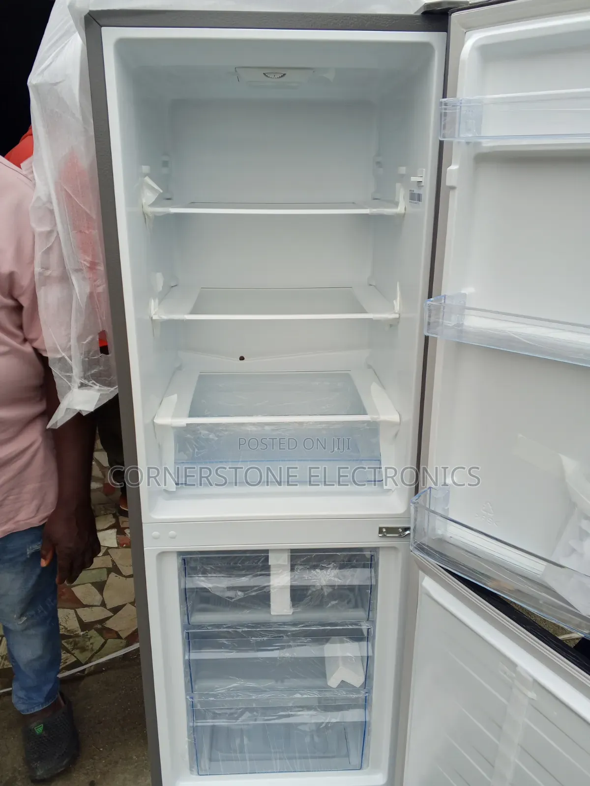 Hisense Bottom Freezer and Top Refrigerator 275l