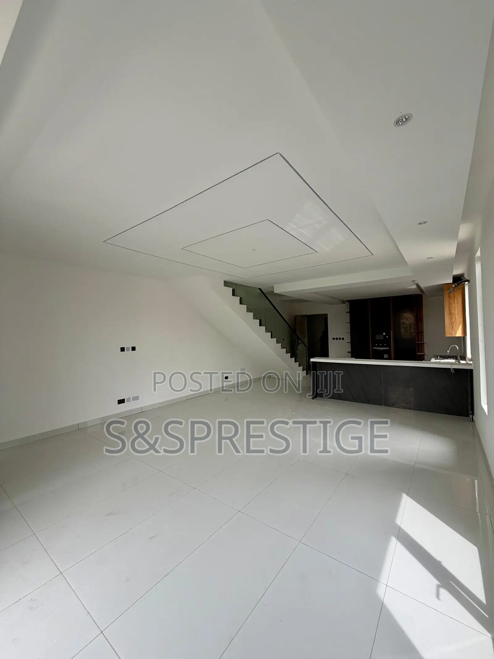 2bdrm Maisonette in Lekki Phase 1 for sale