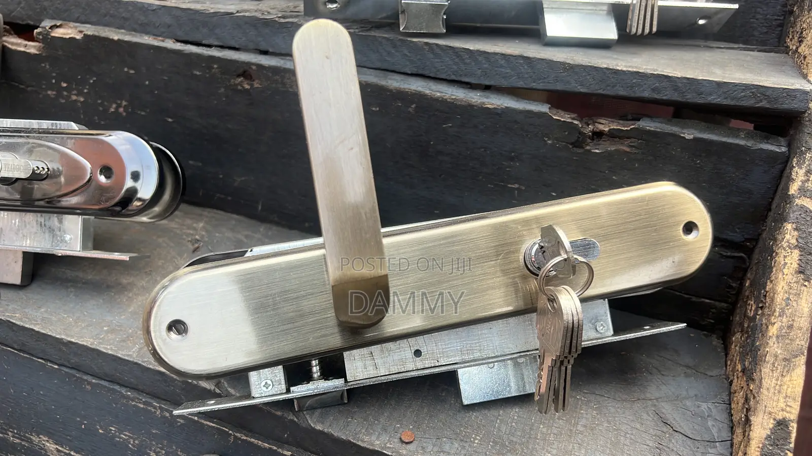 Door Lock Set Features a Stainless Steel
